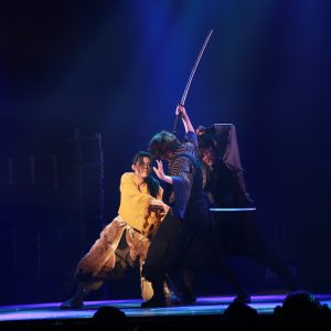 【観劇レポ】鈴木拡樹の五感を“観る”演技に、心奪われる。舞台『どろろ』の見どころを徹底解説 イメージ画像