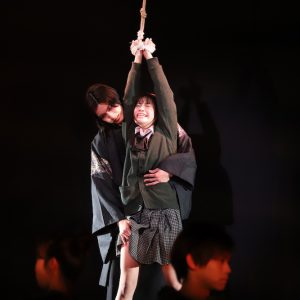 八大天狗が目の前に…！妖艶な世界観で魅せる舞台版「BLACK BIRD」ゲネプロレポ（画像51枚） イメージ画像