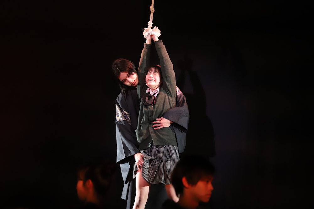 八大天狗が目の前に…！妖艶な世界観で魅せる舞台版「BLACK BIRD」ゲネプロレポ（画像51枚） イメージ画像