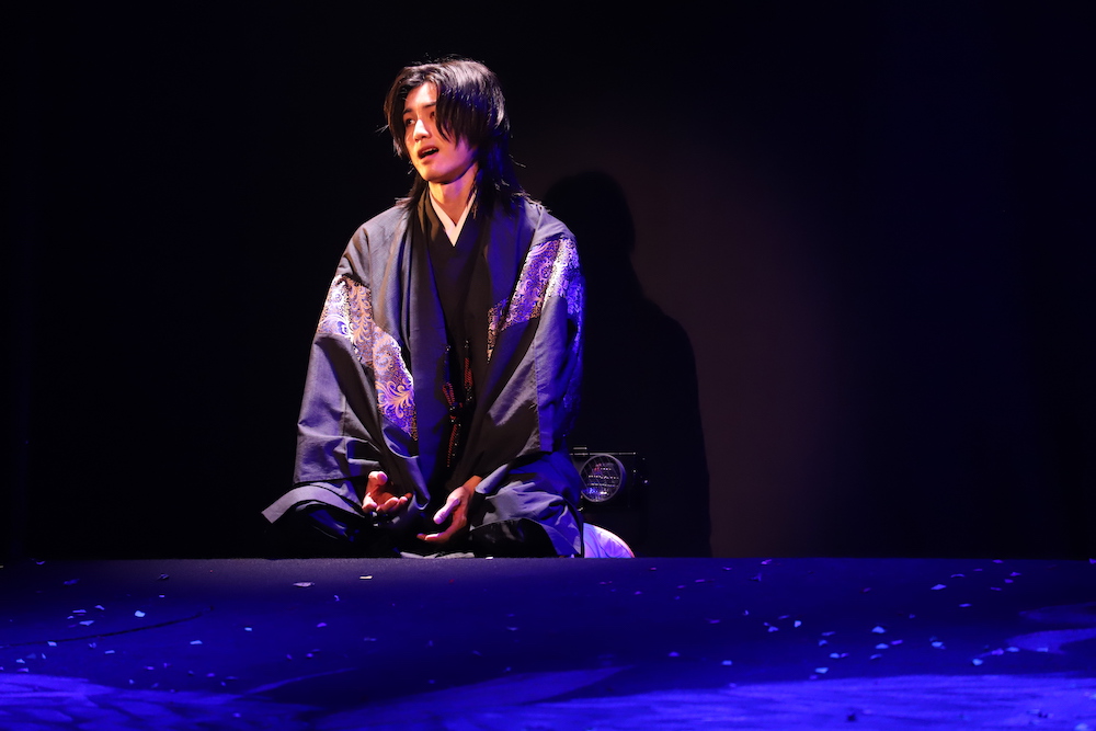 八大天狗が目の前に…！妖艶な世界観で魅せる舞台版「BLACK BIRD」ゲネプロレポ（画像51枚） イメージ画像