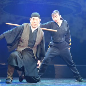 今泉佑唯、殺陣25％増量で筋肉隆々？　舞台「修羅雪姫」が開幕 イメージ画像