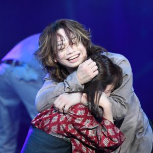 今泉佑唯、殺陣25％増量で筋肉隆々？　舞台「修羅雪姫」が開幕 イメージ画像