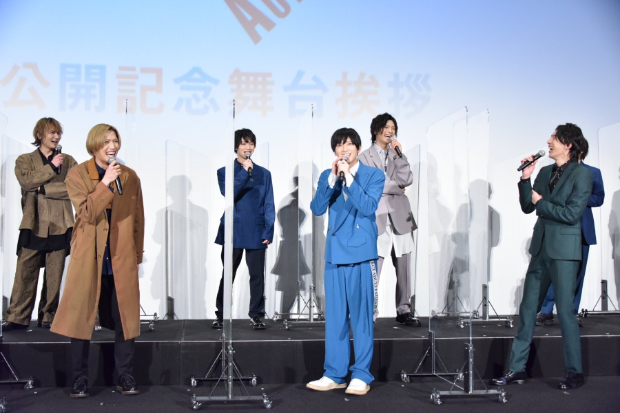 水江建太・荒牧慶彦ら総勢13人が登場　「エームビ」秋組・冬組公開記念、舞台挨拶レポート イメージ画像