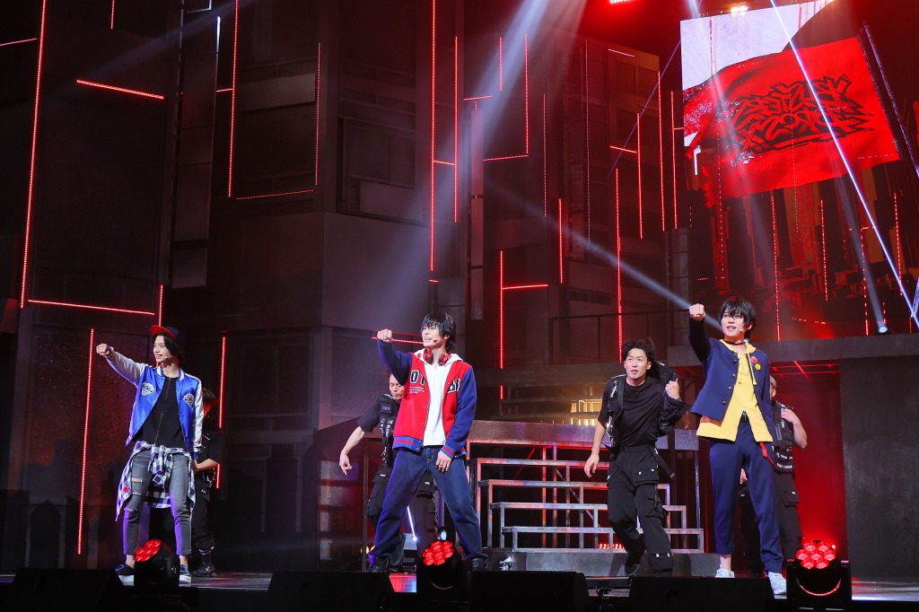荒牧慶彦「このステージでしか体験できないラップバトル」、ヒプステ《どついたれ本舗 VS Buster Bros!!!》開幕 イメージ画像