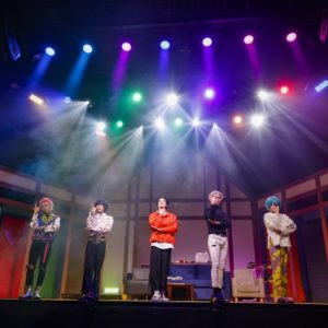 『カリスマ de ステージ』～ようこそ！カリスマハウスへ～開幕　舞台写真が解禁に イメージ画像