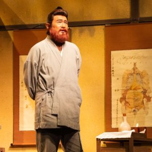 新木宏典、崎山つばさら出演『赤ひげ』が開幕　舞台写真＆取材会レポートが到着 イメージ画像