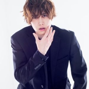 藤田玲、大野紘幸ら出演　舞台『パリピ孔明』が2024年5月に上演決定 イメージ画像